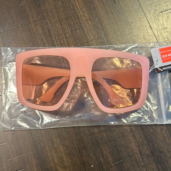 Accessories - Sunglasses